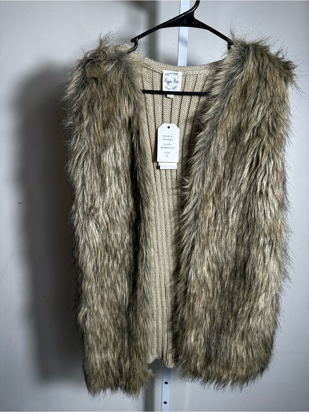 P396. Hippie Rose Faux Fur Vest – Taupe/Beige